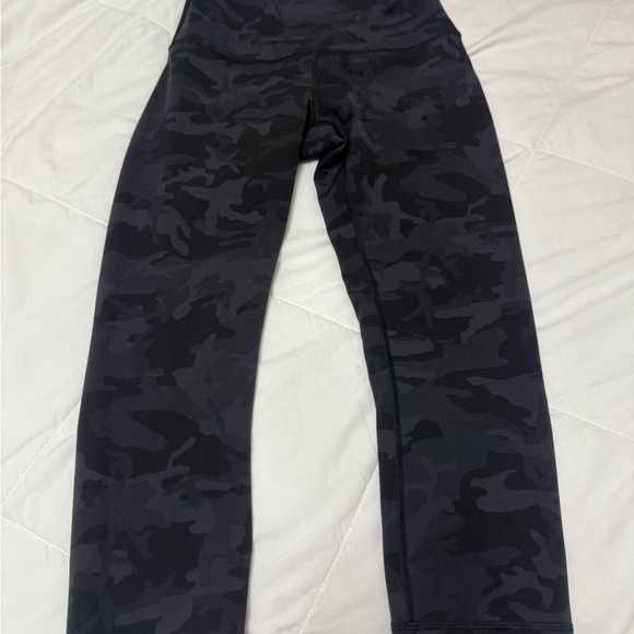 Lululemon Wunder Under Crop (High-Rise) *Full-On Luxtreme 21 - Picture 6 of 11